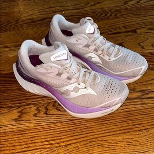 Saucony Women's Light Gray and Purple Running Sneakers